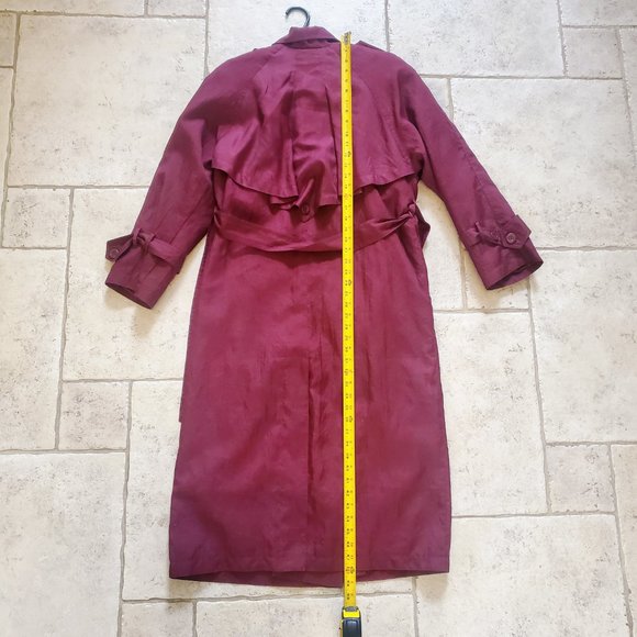 Woman's All Weather Coat with Zip Out Lining Size 7/8 - Picture 7 of 12